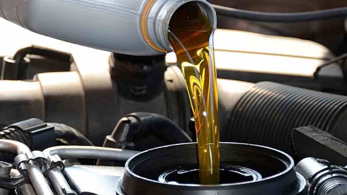5W30 Engine Oil: Setting the Benchmark in Car Efficiency